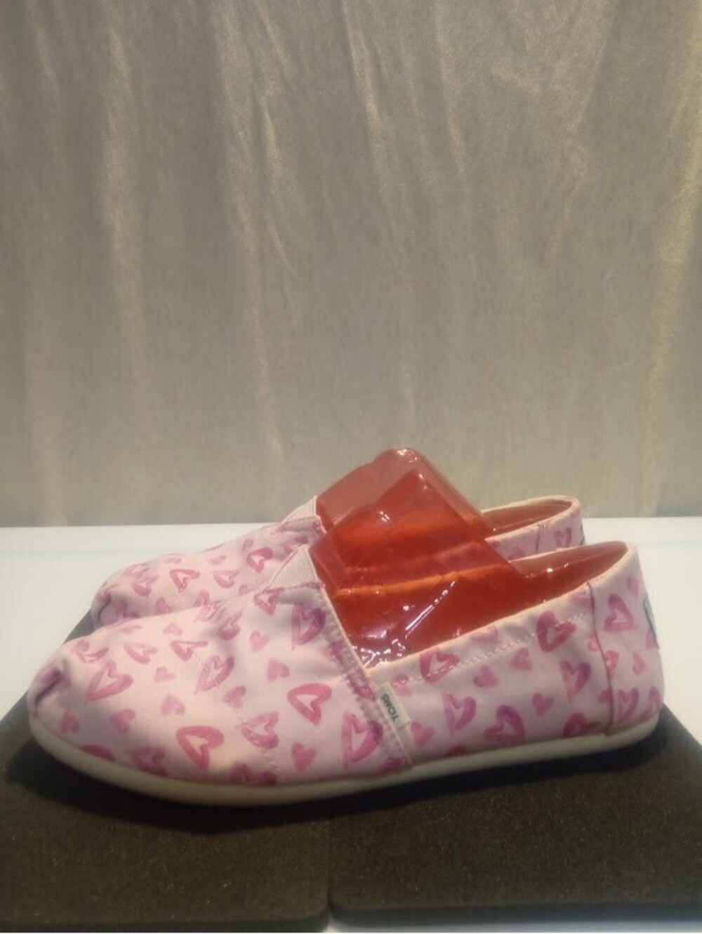 Pink TOMS Heart Print Slip‑Ons | Size 7 M | Casual GUC - Picture 2 of 5